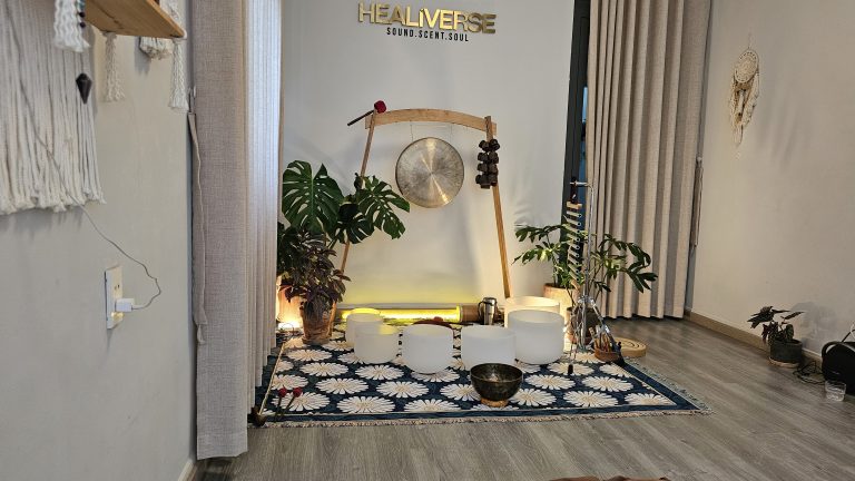 Gong bath là gì? Vì sao tiếng gong khiến cả người như rung lên
